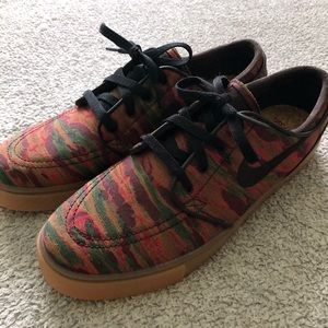 Brand New Nike Janoski's (w/ leather style laces)